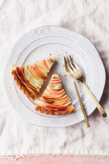 Apple Rose Tart - Style Sweet