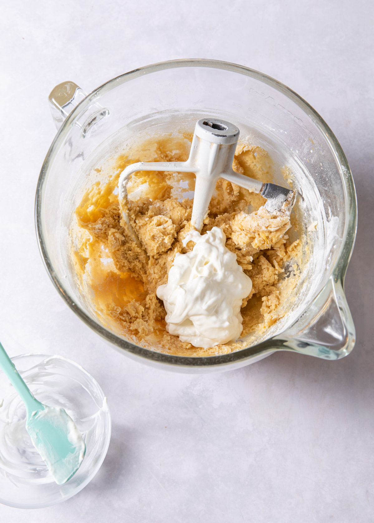 Adding sour cream to coffee cake batter
