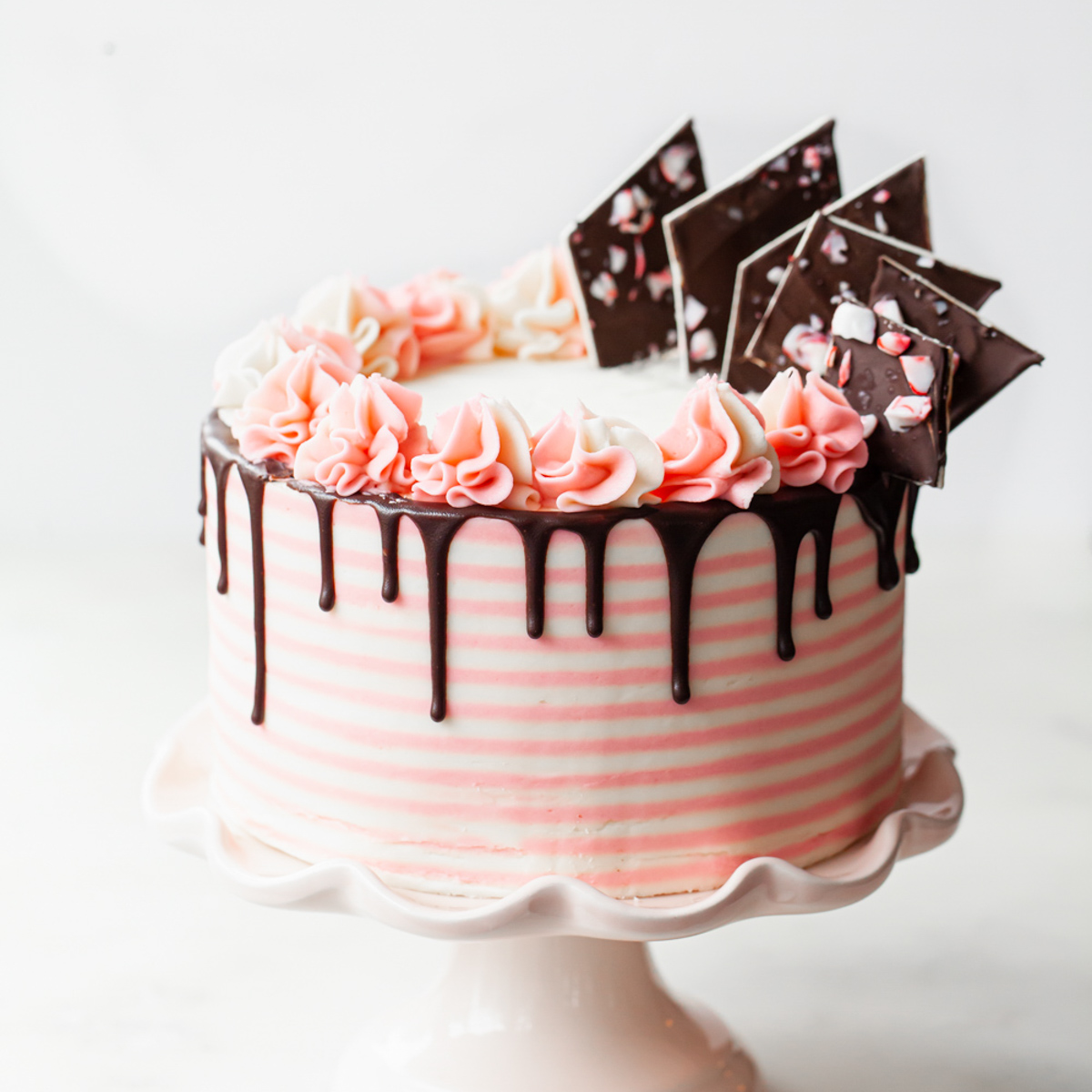 Candy Bar Cheesecake Cake Recipe - Something Swanky