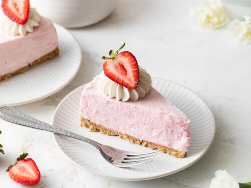 Strawberry Crunch Cheesecake - Live to Sweet