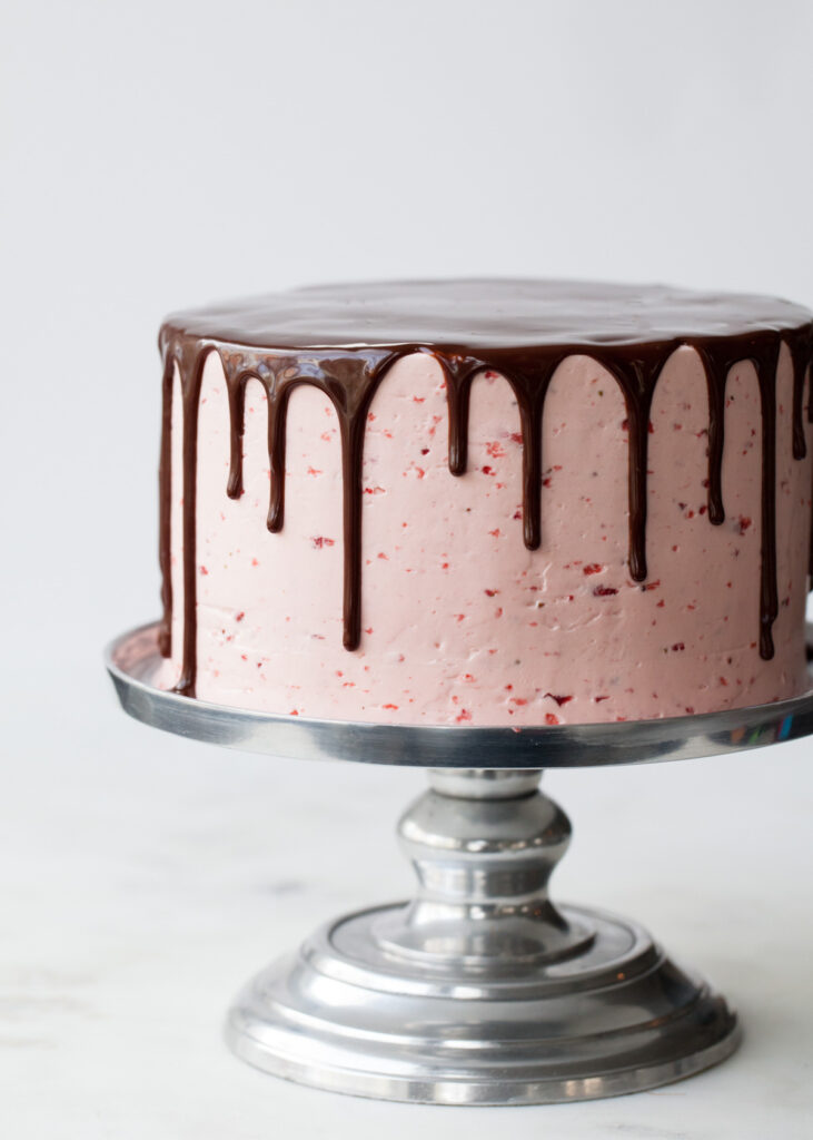 How To Make A Chocolate Drip Cake - Style Sweet