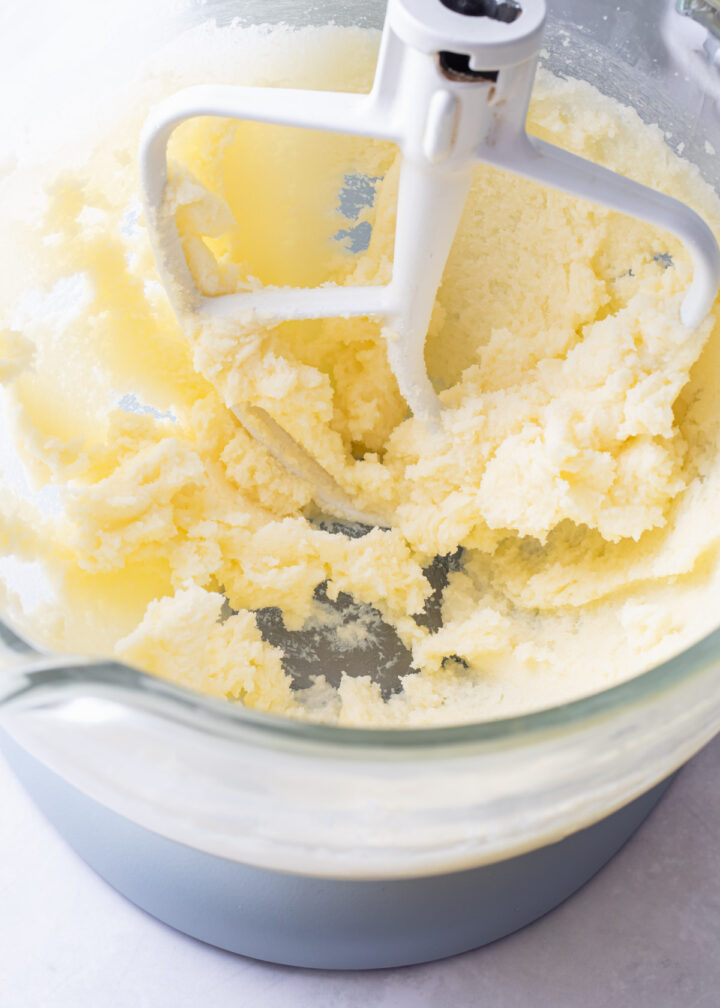 How to Use the Creaming Method for Fluffy Cakes - Style Sweet