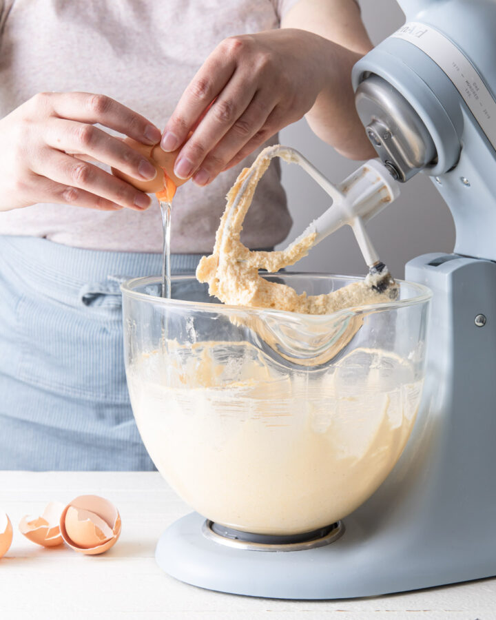 How to Use the Creaming Method for Fluffy Cakes - Style Sweet